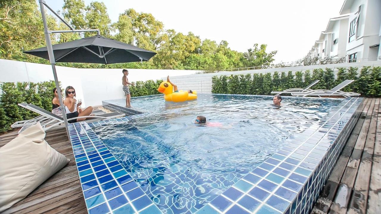 Happy Family Villa Phuket Exterior photo